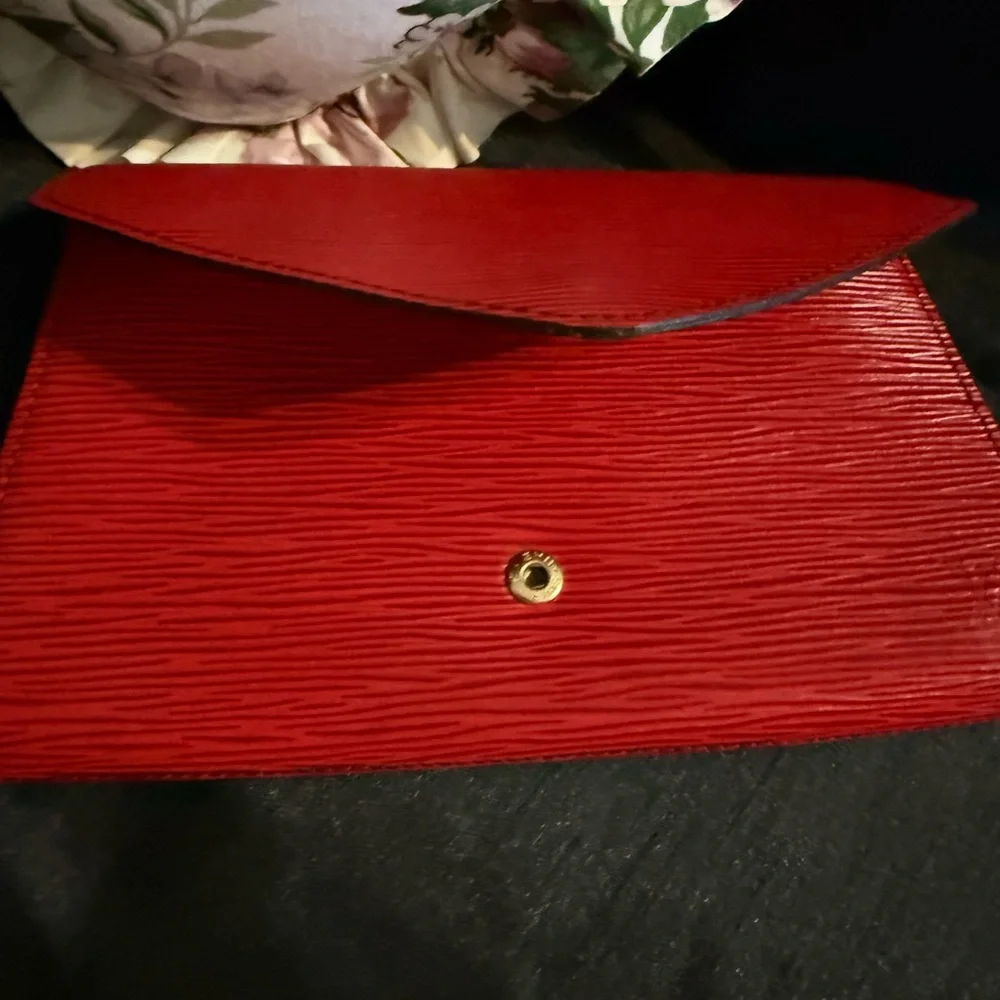 Authentic Louis Vuitton Carnime Red Epi Art Clutch - Picture 16 of 17